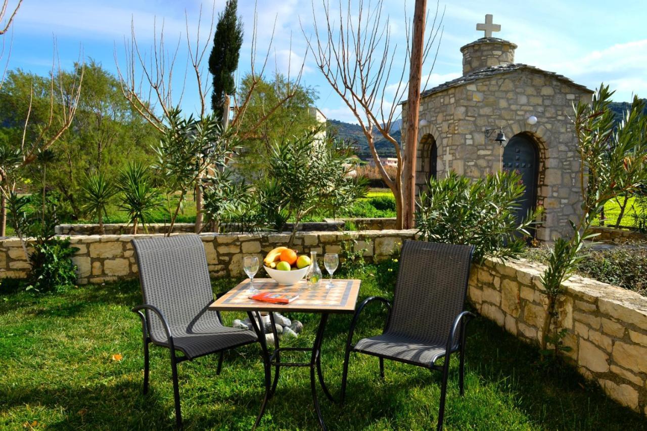 Villa Nopigia Homeleader Buitenkant foto